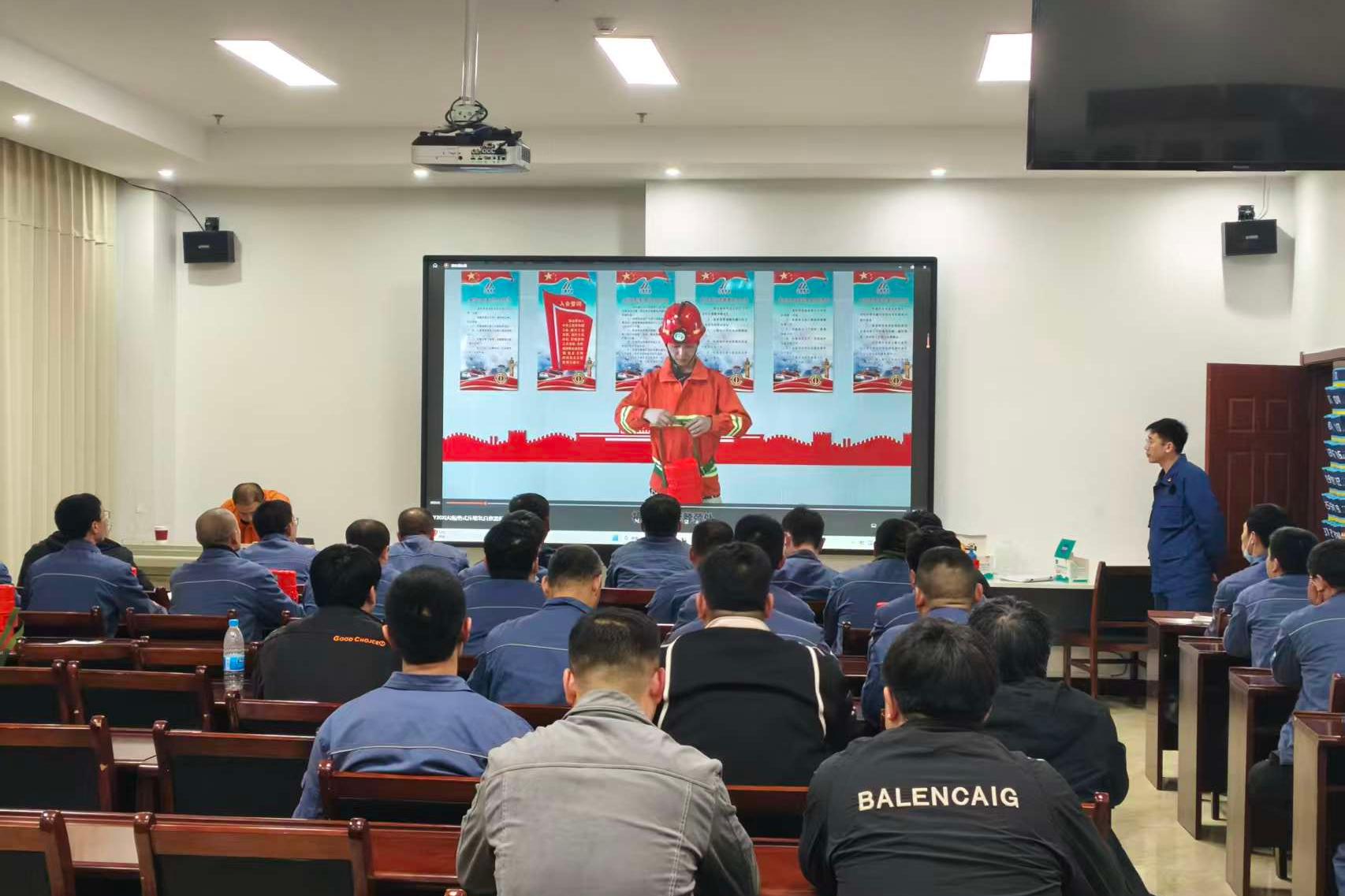 西部能源开展全员自救器实操培训考核 (3)