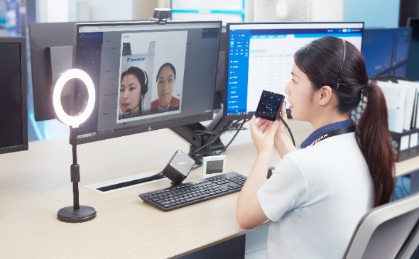 科技让关爱长辈无微不至，大金中央空气系统全域守护每一口呼吸