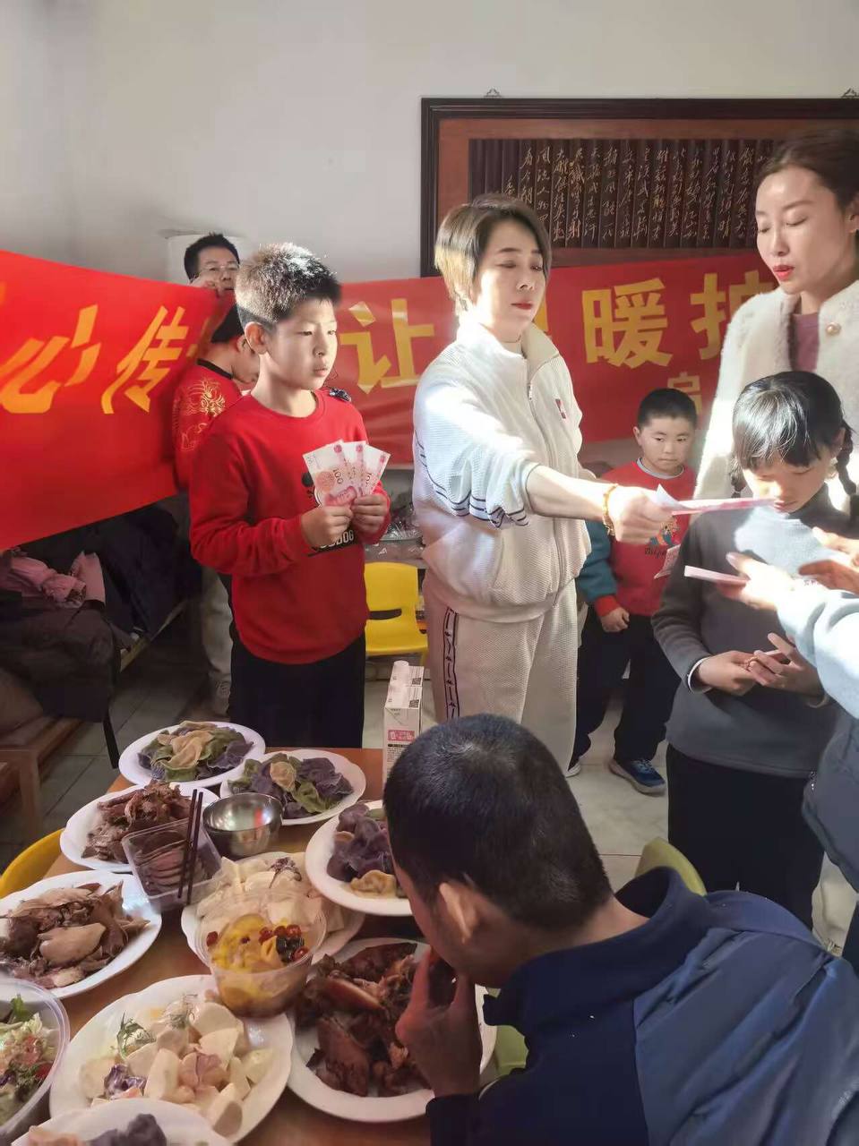 情暖冬至,爱润无声——启元团队北京分部为聋哑自闭症孤儿送去温暖与关怀