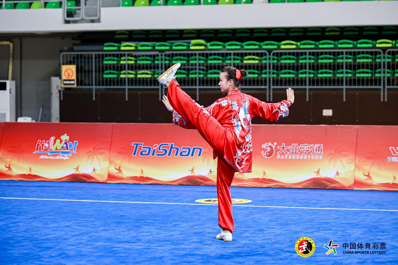 CJX_4635-opq4493912178