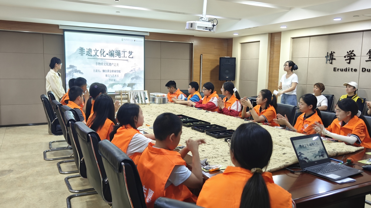 烟台黄金职业学院“非遗” 志愿服务队深入社区开展非遗体验课堂活动-2